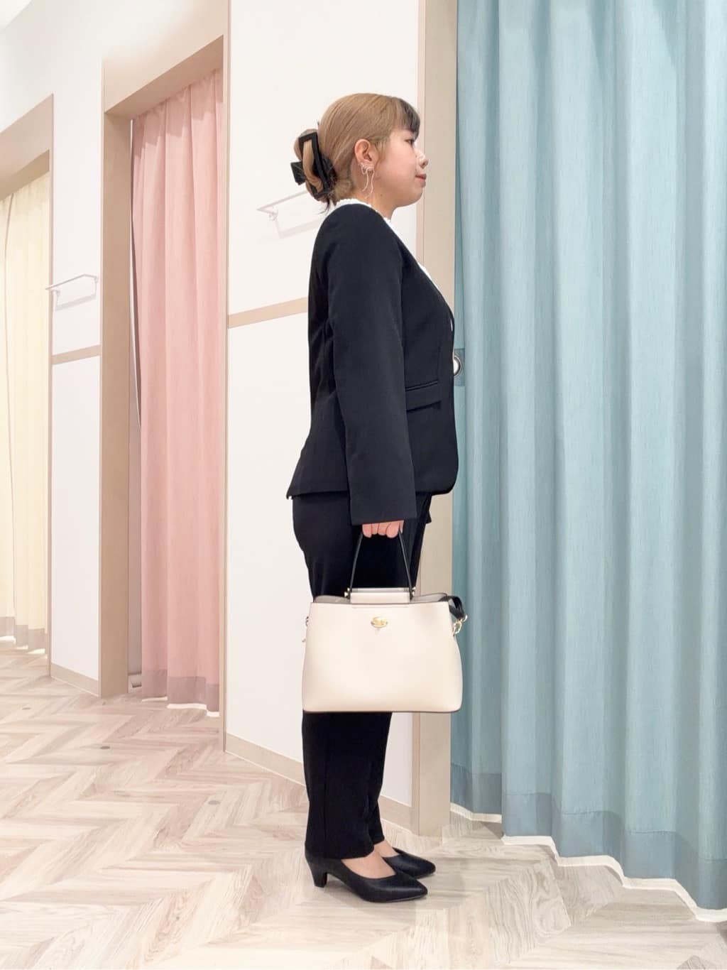 まちゃんなちゃんさんの「SHOO･LA･RUE｜【洗濯機可/セットアップ可/S-3L】きちんと楽に。カットジョーゼットノーカラージャケット」を使ったコーディネート