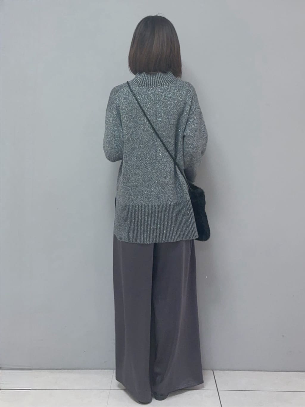 yさんの「OPAQUE.CLIP｜サテンイージーワイドパンツ【洗濯機OK】」を使ったコーディネート