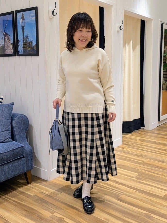  naomiさんの「Dessin｜【洗える／体型カバー】ちょうどいいニットパーカ」を使ったコーディネート