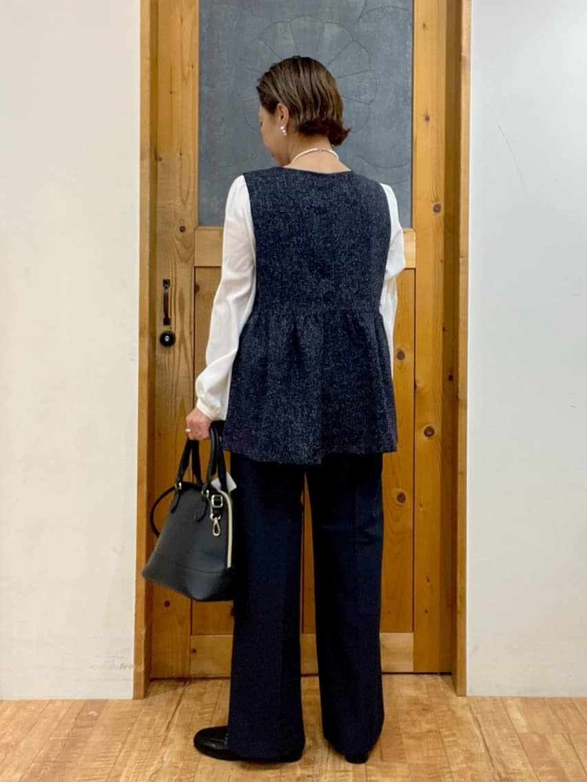 ゆみさんの「SHOO･LA･RUE｜【洗濯機可/セットアップ可】サラっと軽やか ワイドストレートパンツ」を使ったコーディネート