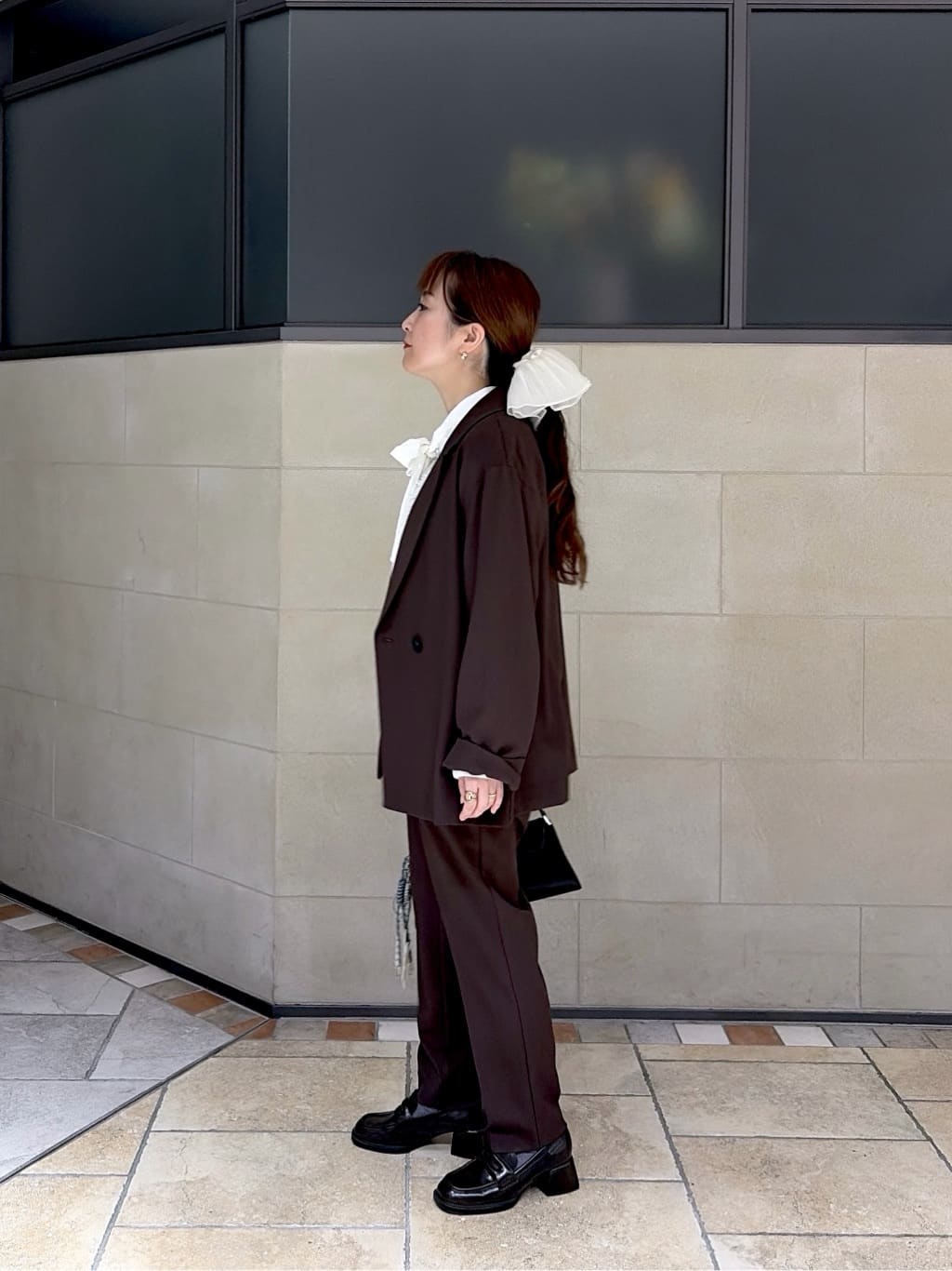 よねさんの「INDIVI｜【オケージョン／セレモニー対応】ラメニットベスト」を使ったコーディネート