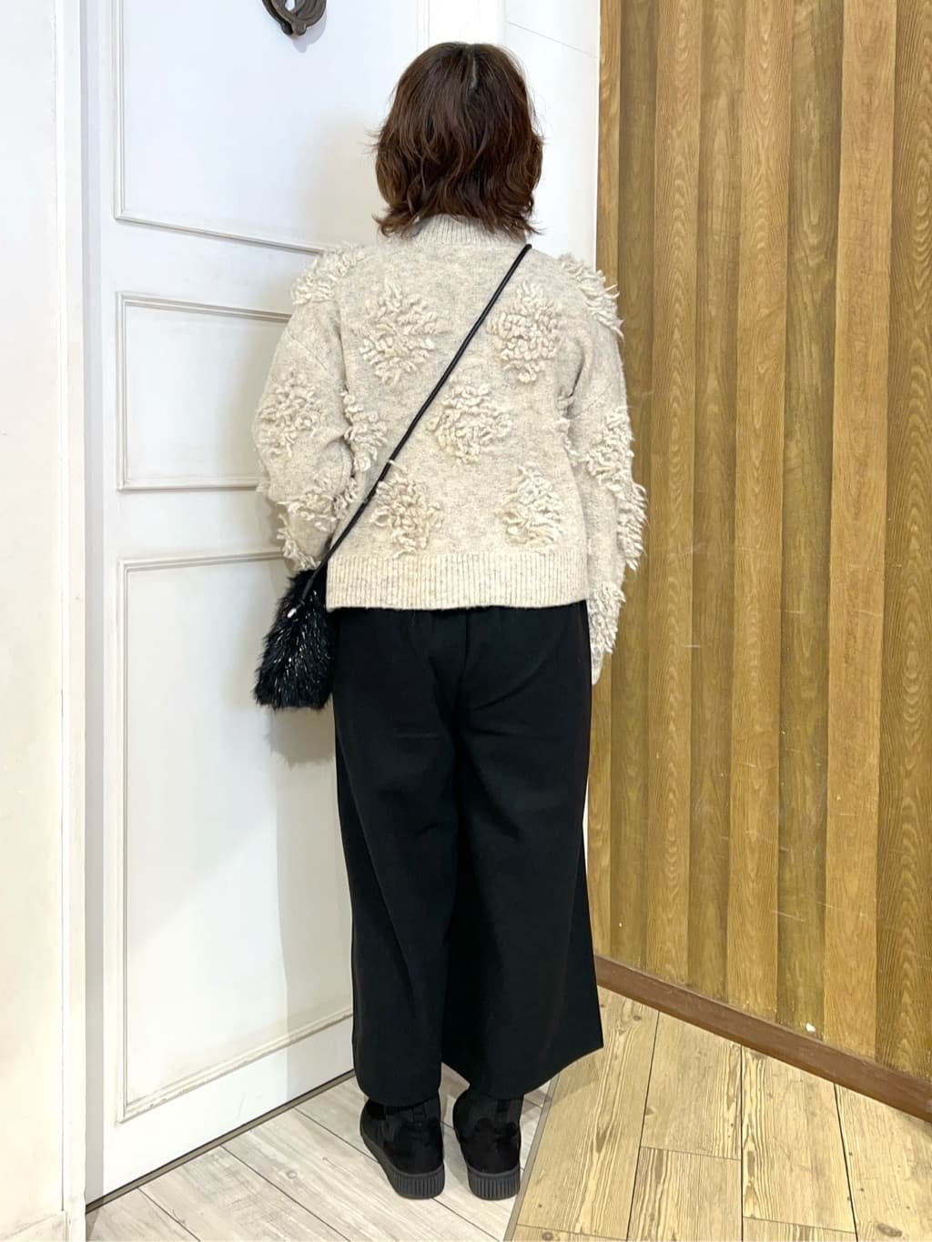 yuriyuriさんの「SHOO･LA･RUE｜【洗濯機可】華やぐ ループデザインニット」を使ったコーディネート