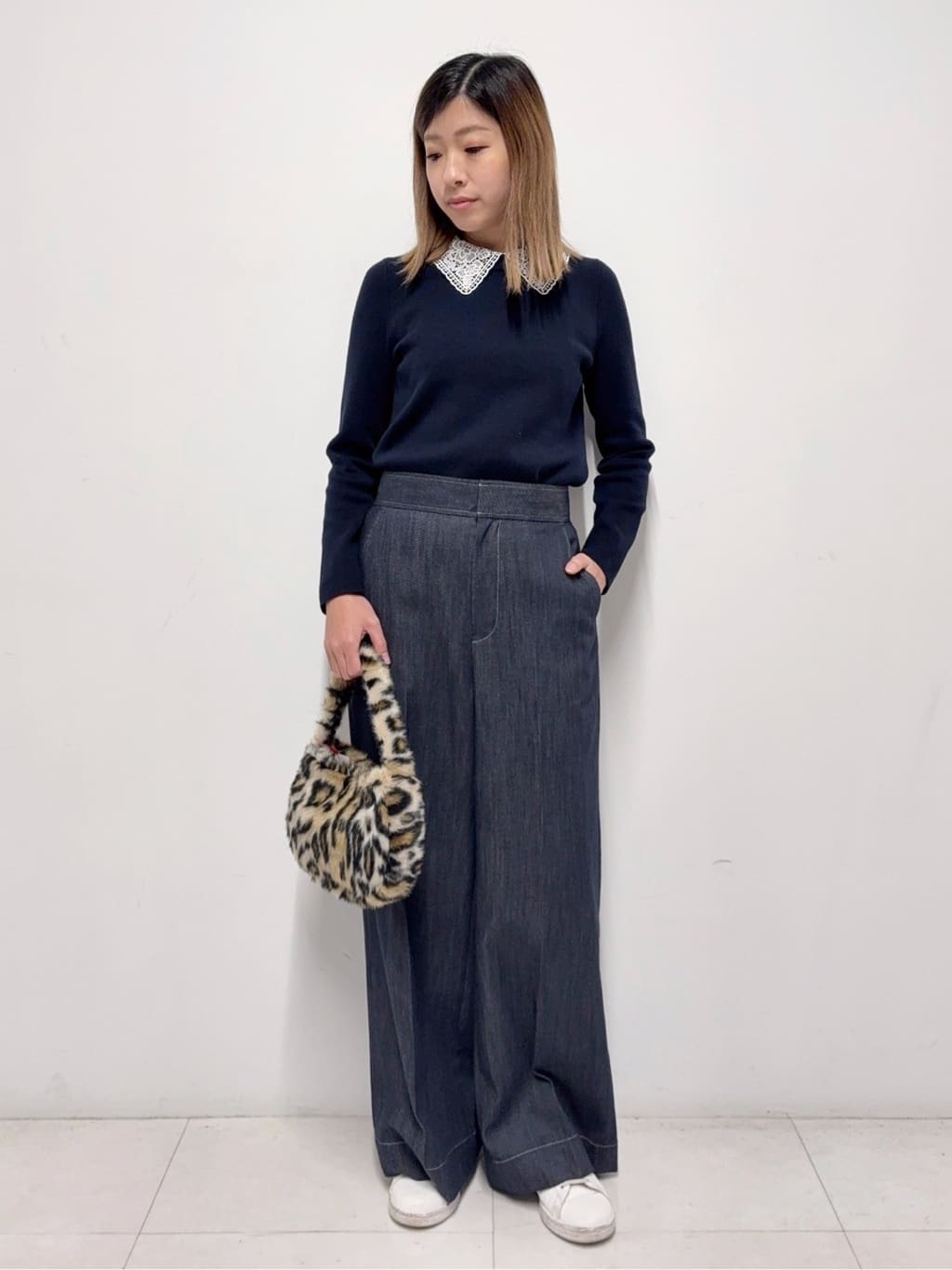 Nishijimaさんの「DRESSTERIOR｜◆コンパクトフェイクファーバッグ」を使ったコーディネート