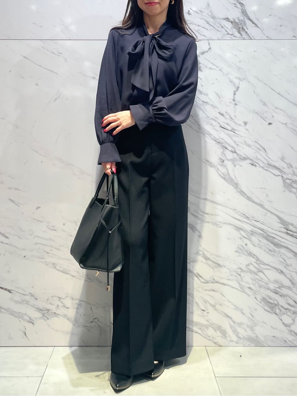 saitouさんの「COUP DE CHANCE｜【手洗い可／日本製】シアーリボンブラウス」を使ったコーディネート