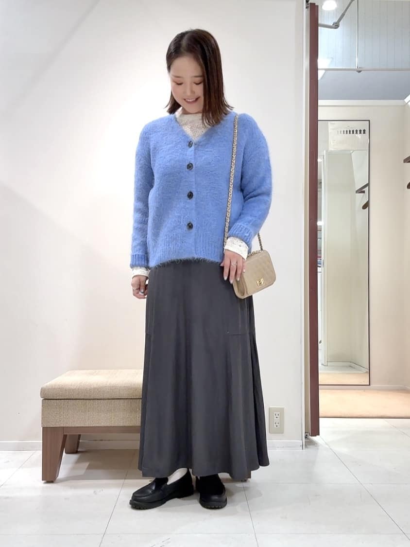 YUIさんの「UNTITLED｜【洗える/1枚で着映え】ソフト裾フレアスカート」を使ったコーディネート