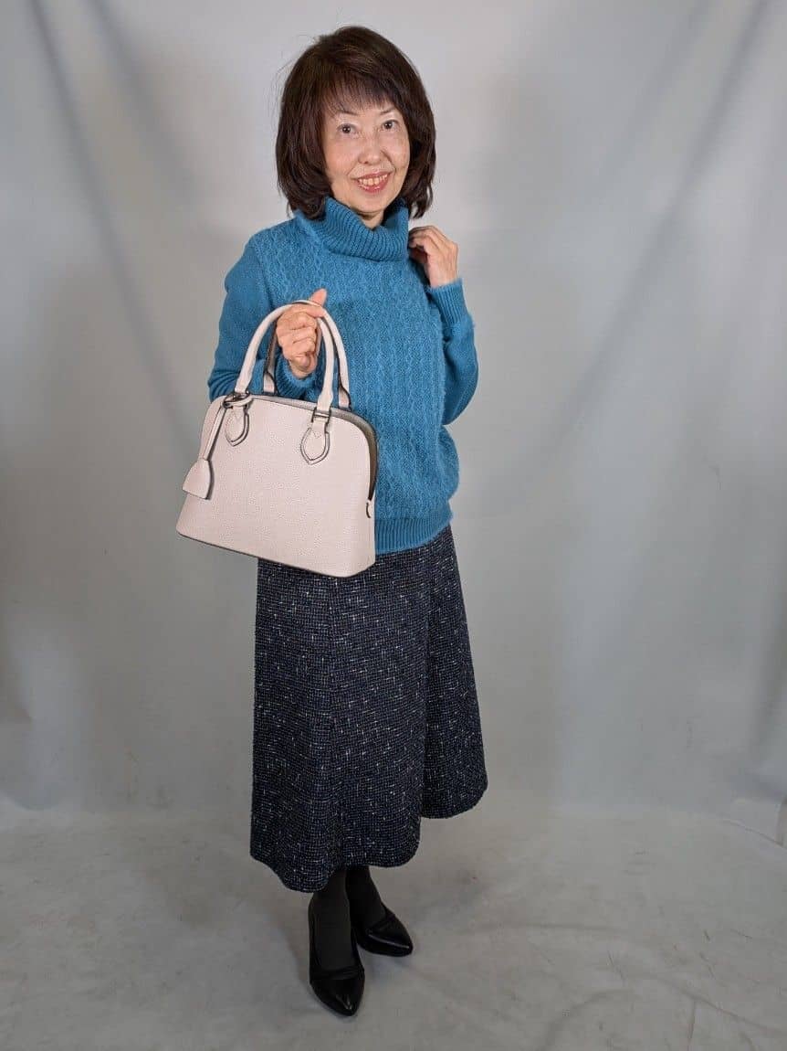 k.kazunoさんの「Reflect｜【ほんのりラメ感◎】ふわふわフェザーヤーンハイネックニット」を使ったコーディネート