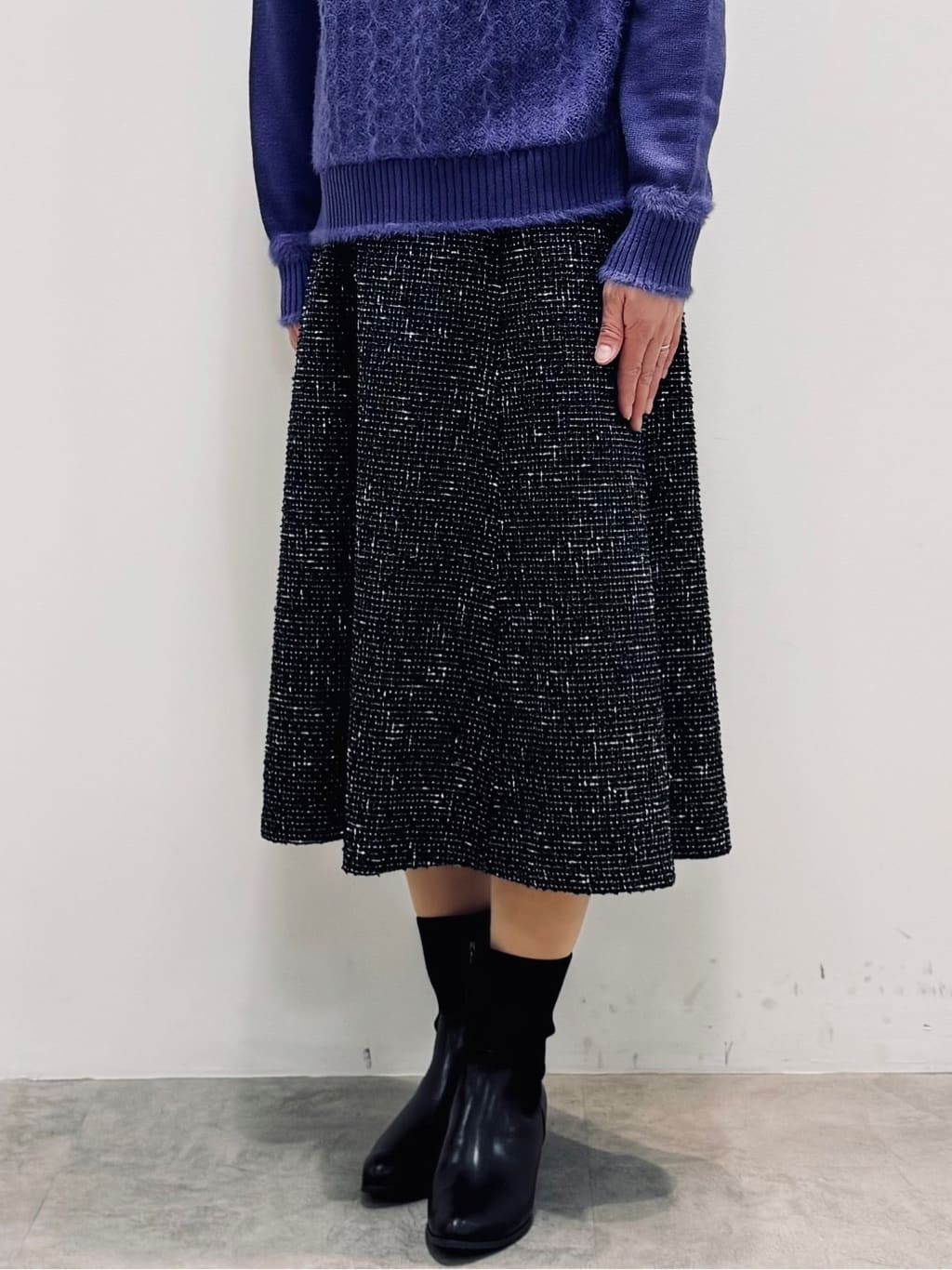 koyaさんの「Reflect｜【ほんのりラメ感◎】ふわふわフェザーヤーンハイネックニット」を使ったコーディネート