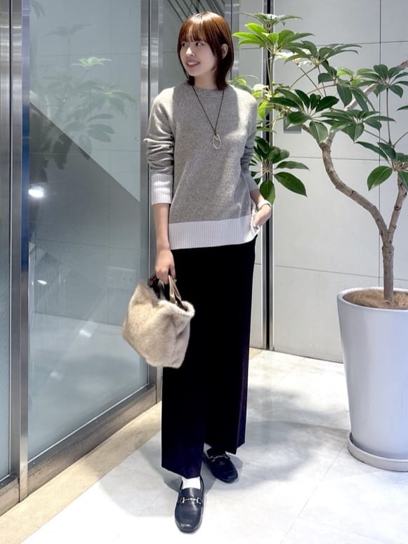 yukaさんの「UNTITLED｜【重ね着もおすすめ/洗える】ウールカシミヤ クルーネックニット」を使ったコーディネート