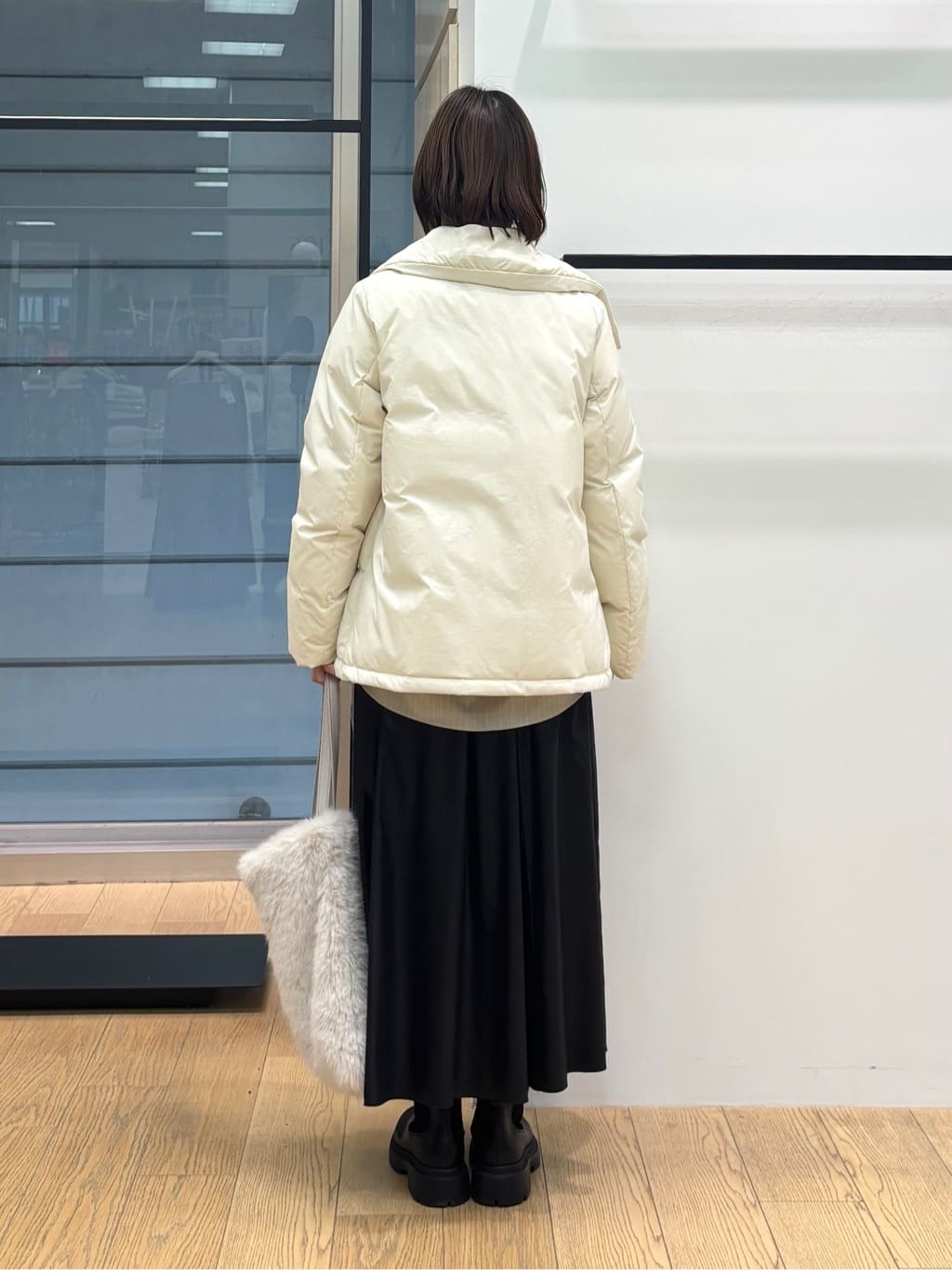 asamiさんの「INDIVI｜【洗える／選べる8色】トーンアップニット」を使ったコーディネート