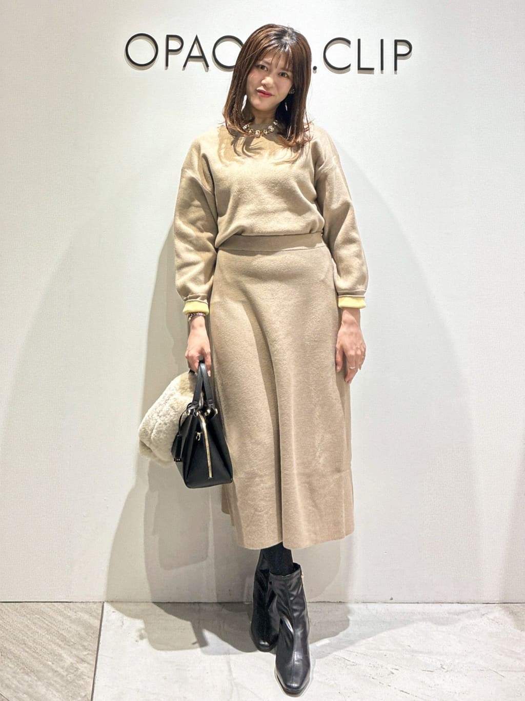 もんちゃんさんの「OPAQUE.CLIP｜サイド編地切替ニットトップス／セットアップ対応【洗濯機OK】」を使ったコーディネート