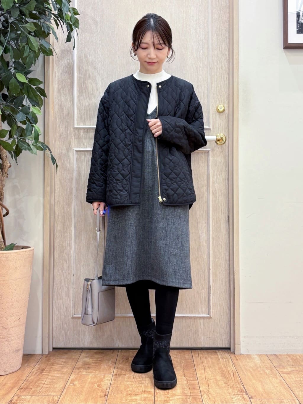 なみさんの「SHOO･LA･RUE｜【2点セット/洗濯機可】時短でコーデが決まる ジャンドレ+リブインナー」を使ったコーディネート