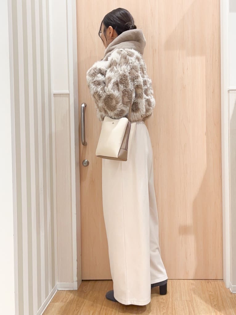natsumiさんの「SHOO･LA･RUE｜【着丈選べる/きっと虜になる】あったかもちもち ワイドパンツ」を使ったコーディネート