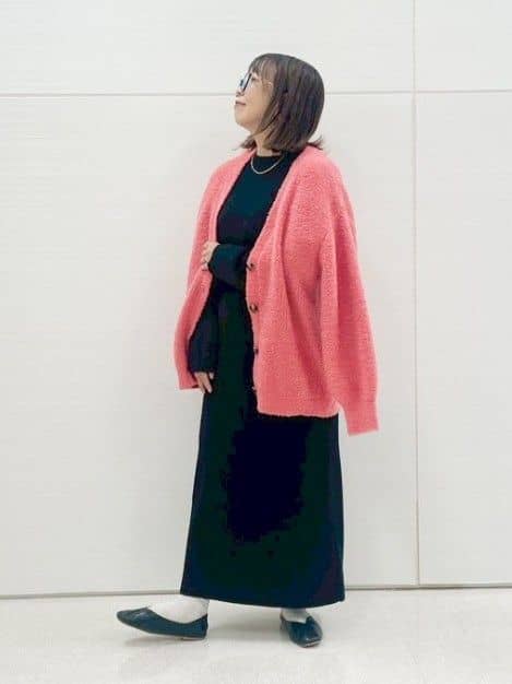 KIORIさんの「SHOO･LA･RUE｜【S-LL】思わず触れたくなる ふわふわ Vネックニットカーディガン」を使ったコーディネート