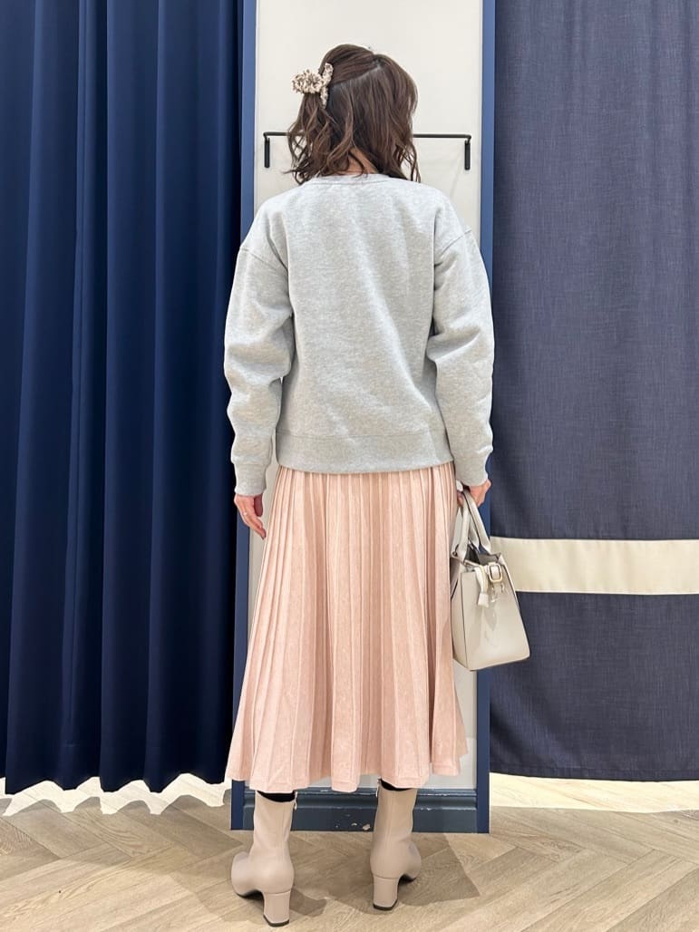 Orikaさんの「grove｜プレッピーロゴ裏起毛スウェット」を使ったコーディネート