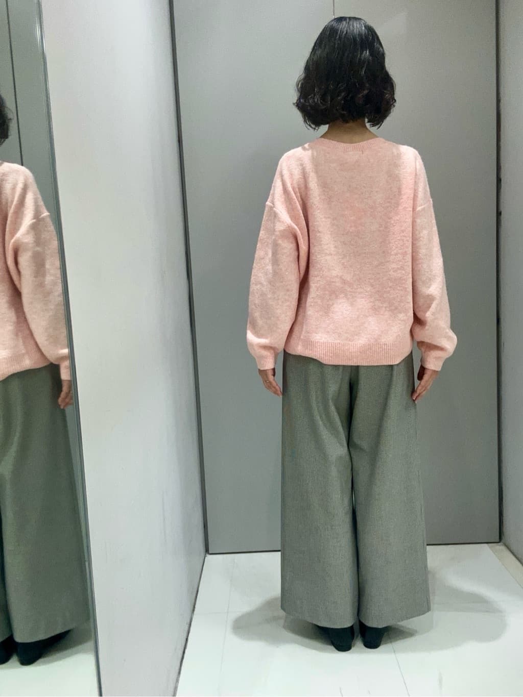 Kouさんの「Reflect｜【選べる5色／ゆったりシルエット】Vネックスパンコールニット」を使ったコーディネート