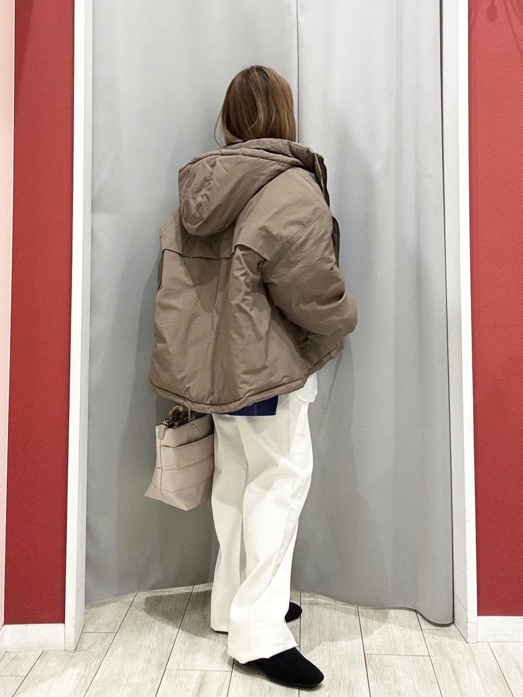 shioさんの「SHOO･LA･RUE｜【撥水/あったか】たっぷり着られる 中綿モンスターショートコート」を使ったコーディネート