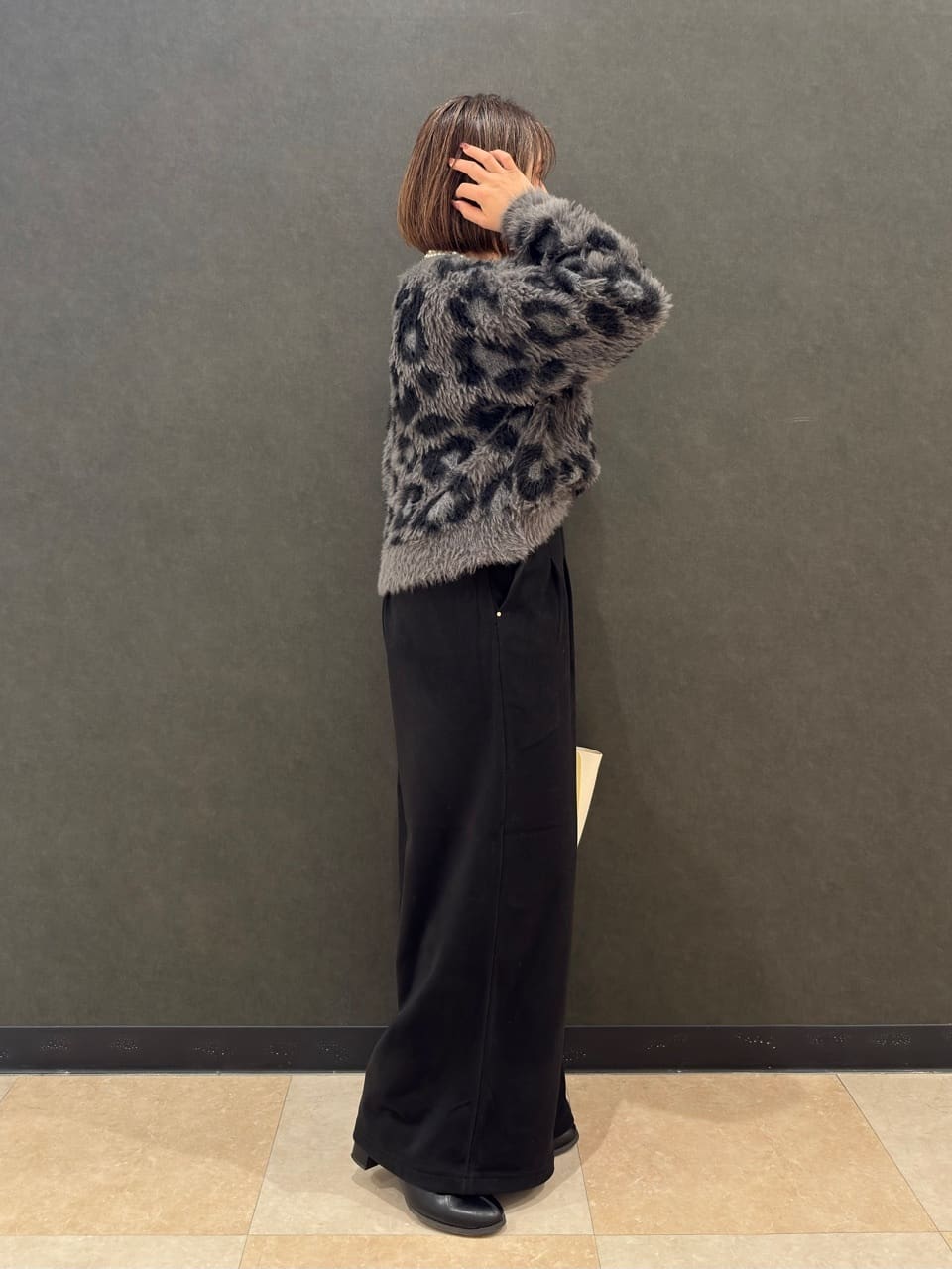 Megさんの「SHOO･LA･RUE｜【選べる4柄】ふわふわ ロングフェザーニット」を使ったコーディネート