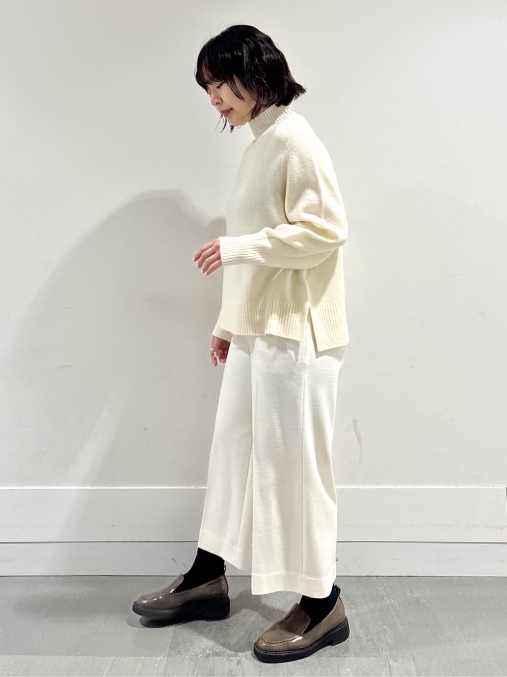 モエカさんの「UNTITLED｜【8色展開/洗える】ウールカシミヤ ハイネックニット」を使ったコーディネート