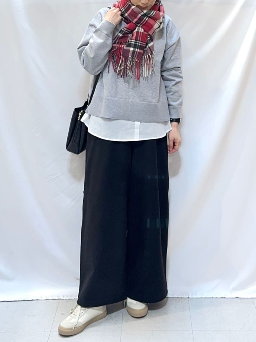 𝐇𝐢𝐫𝐨𝐦𝐢さんの「SHOO･LA･RUE｜【軽量/高レビュー】見た目よりもたっぷり入る ふわっと軽い3層ショルダー」を使ったコーディネート
