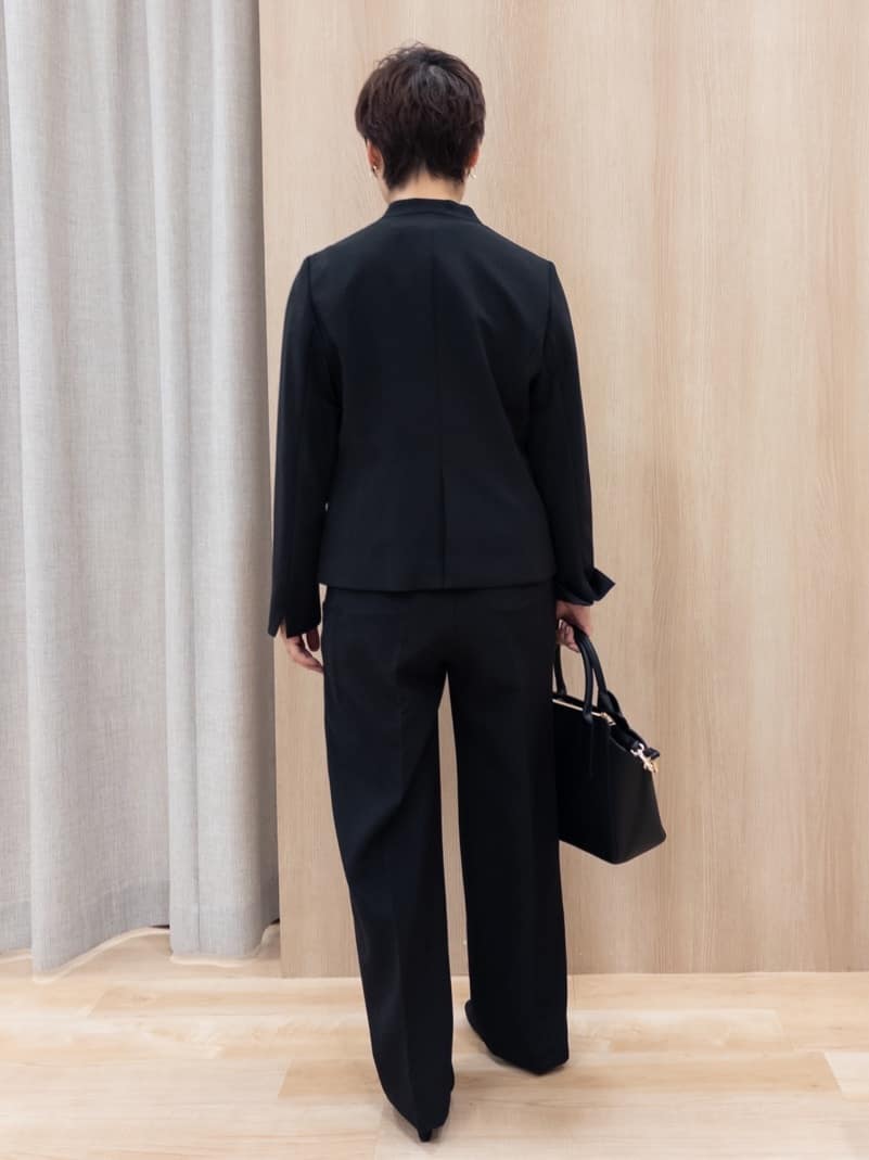 シュウコさんの「grove｜【マシンウォッシュ／防シワ/SS-3L】ストレッチノーカラージャケット」を使ったコーディネート