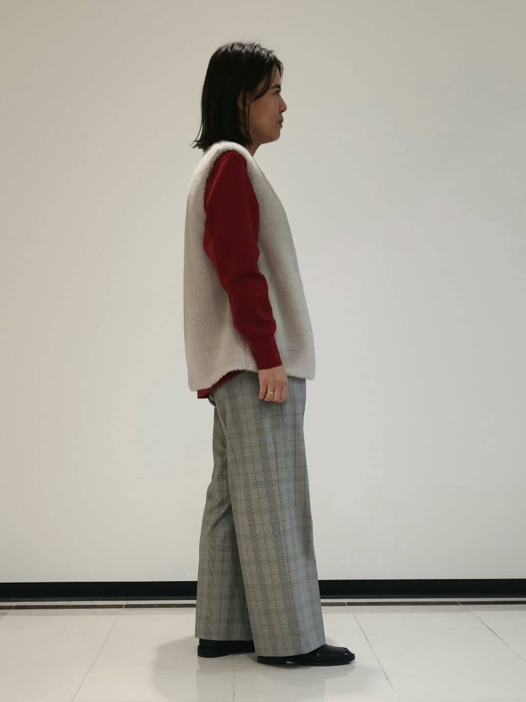 eriさんの「INDIVI｜【洗える／選べる8色】トーンアップニット」を使ったコーディネート
