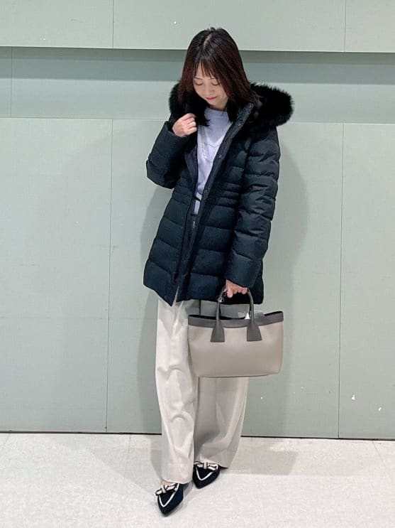 makiさんの「UNTITLED｜【はっ水機能/フード取り外し可】ミディダウンコート」を使ったコーディネート