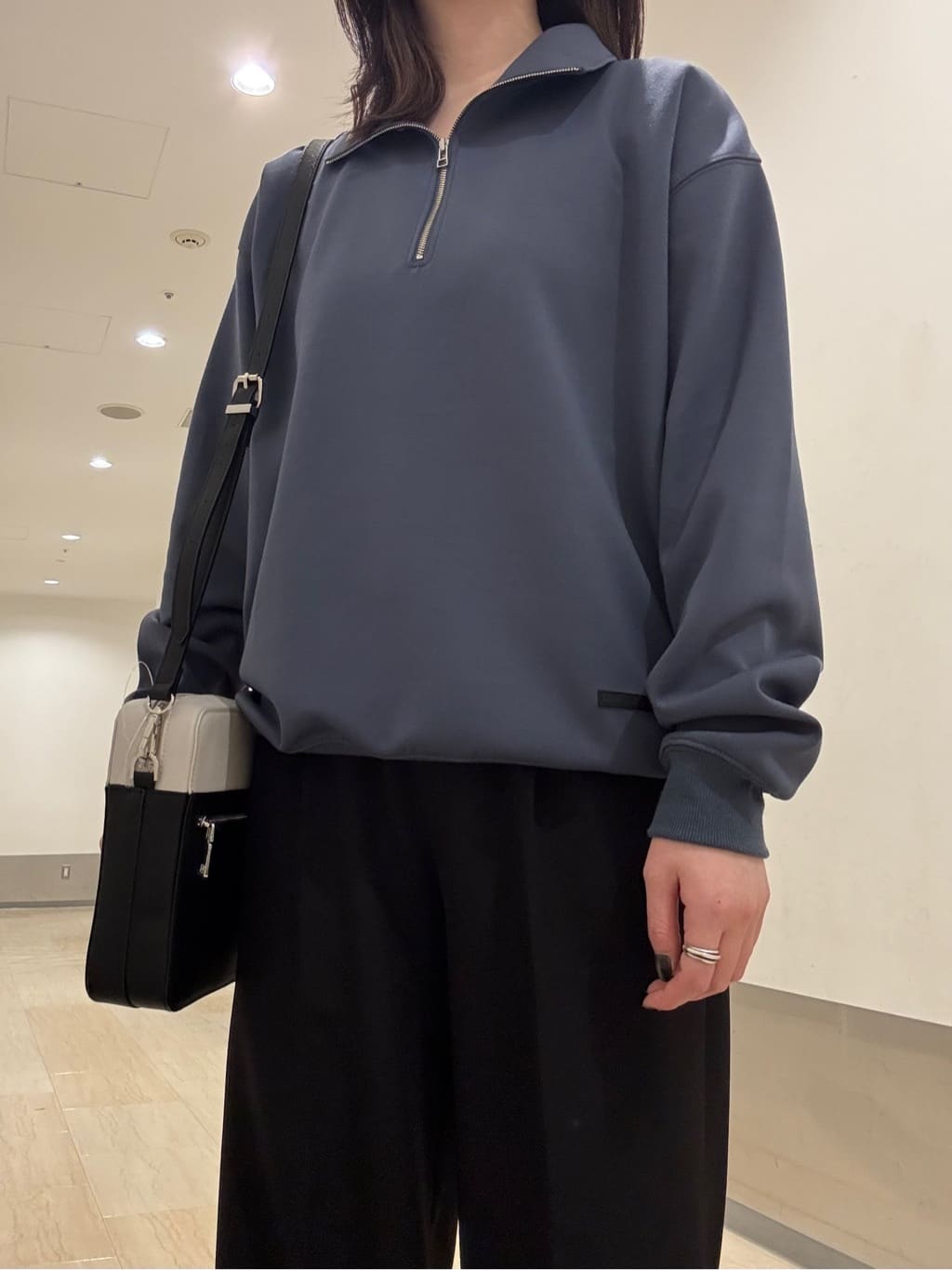 Renaさんの「tk.TAKEO KIKUCHI｜ハーフジップスウェット」を使ったコーディネート