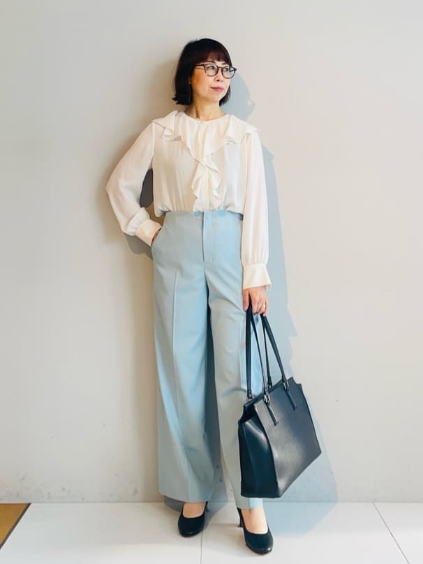 murayamaさんの「INDIVI｜【洗える】ラッフルサテンブラウス」を使ったコーディネート