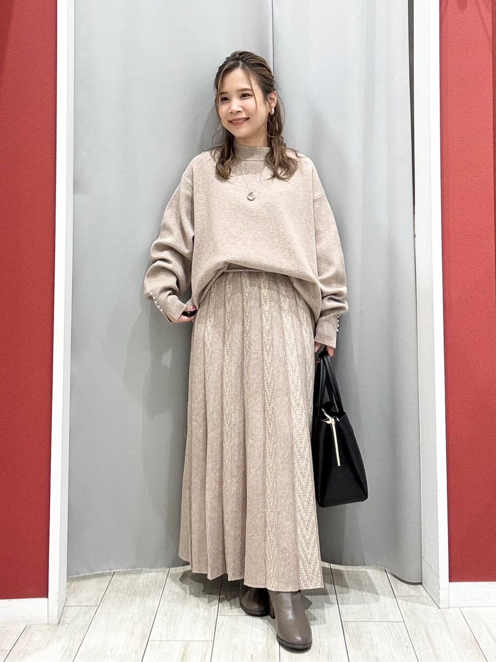 shioさんの「SHOO･LA･RUE｜【洗濯機可/セットアップ可／S-LL】新色追加 女性らしさ際立つ もちもちニットスカート」を使ったコーディネート