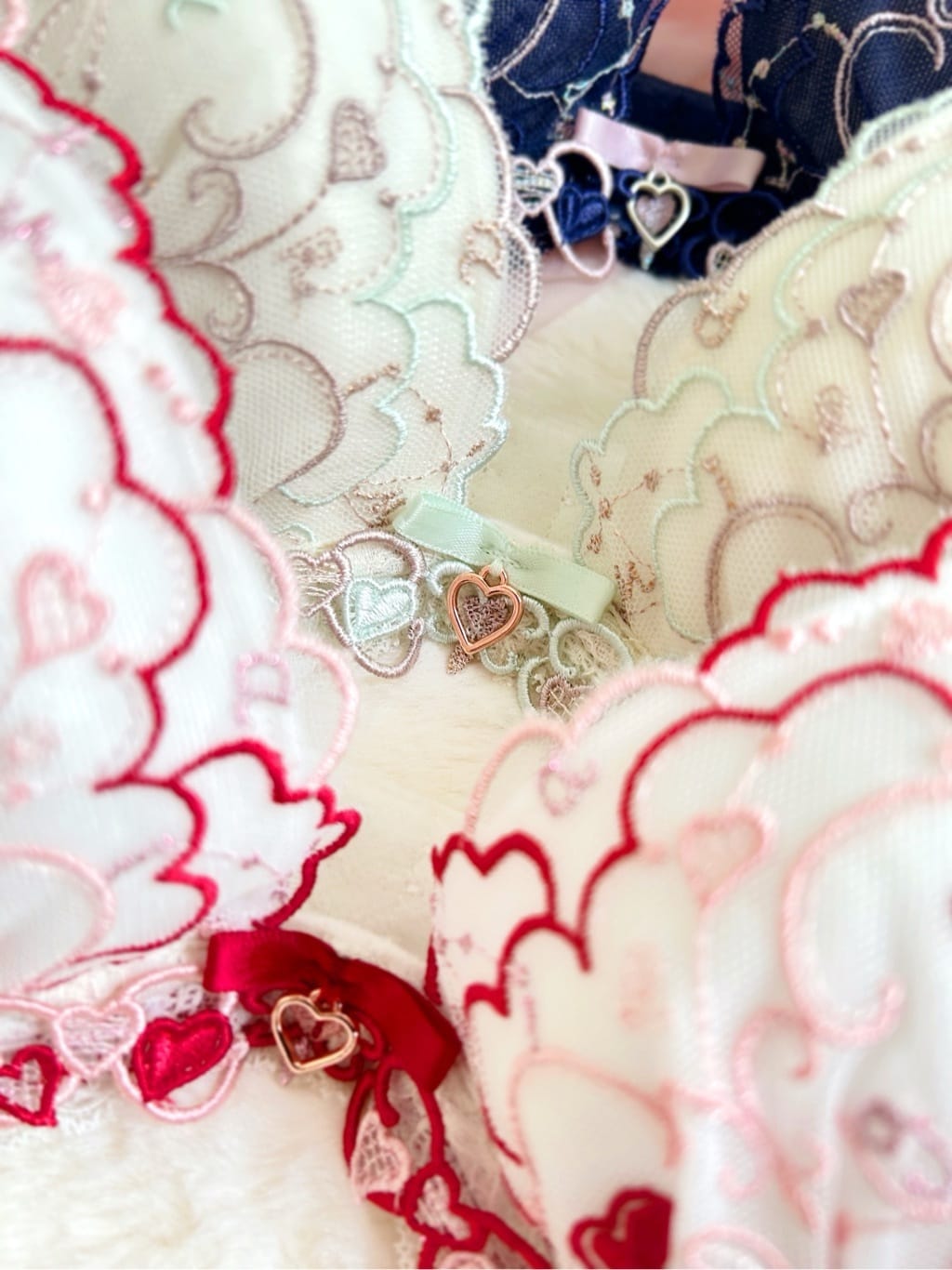 anさんの「Risa Magli｜ヘルティー ブラジャー (D-F) ＜リサマリミラクル谷間ブラ＞」を使ったコーディネート