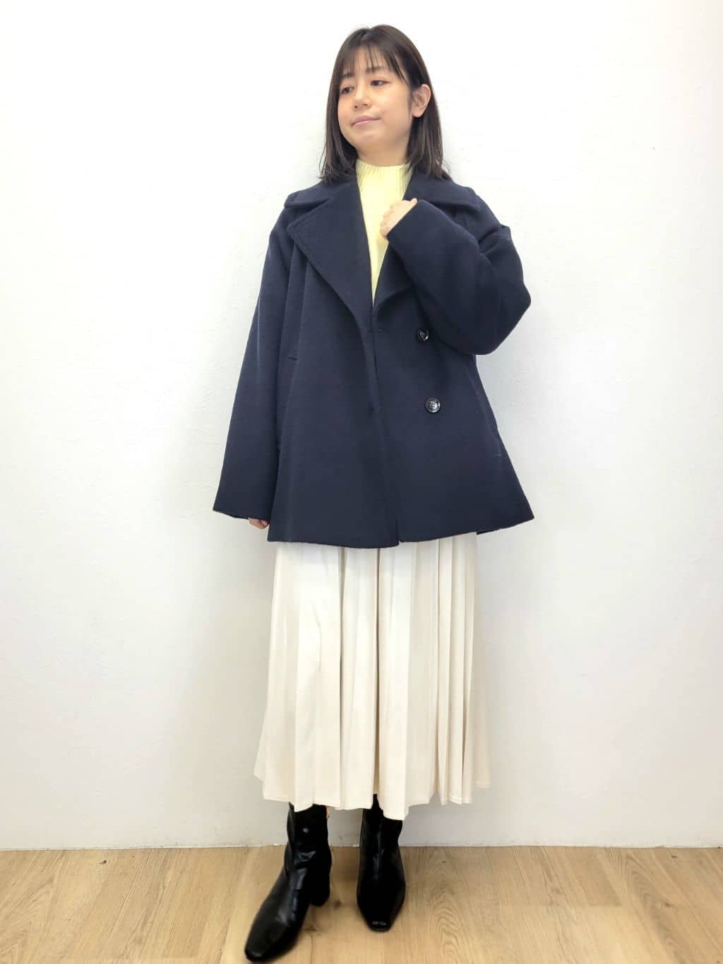 LISAさんの「OPAQUE.CLIP｜カシミヤブレンドウールミドルピーコート」を使ったコーディネート