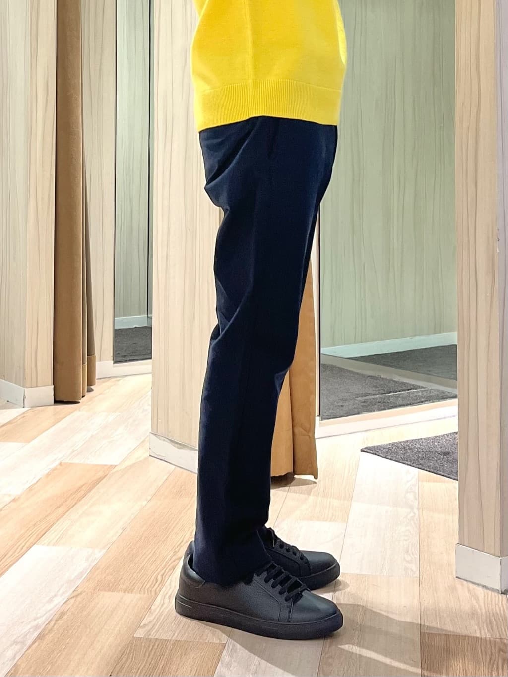 URAさんの「TAKEO KIKUCHI｜【Air Palette Knit】ワンポイント カラーニット プルオーバー」を使ったコーディネート