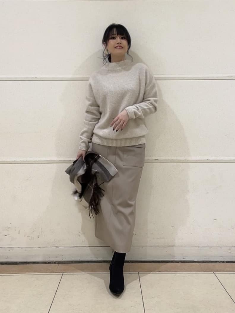 watanabeさんの「UNTITLED｜【大人な品格/ふわふわニット】フォックスカシミヤ コクーンニット」を使ったコーディネート