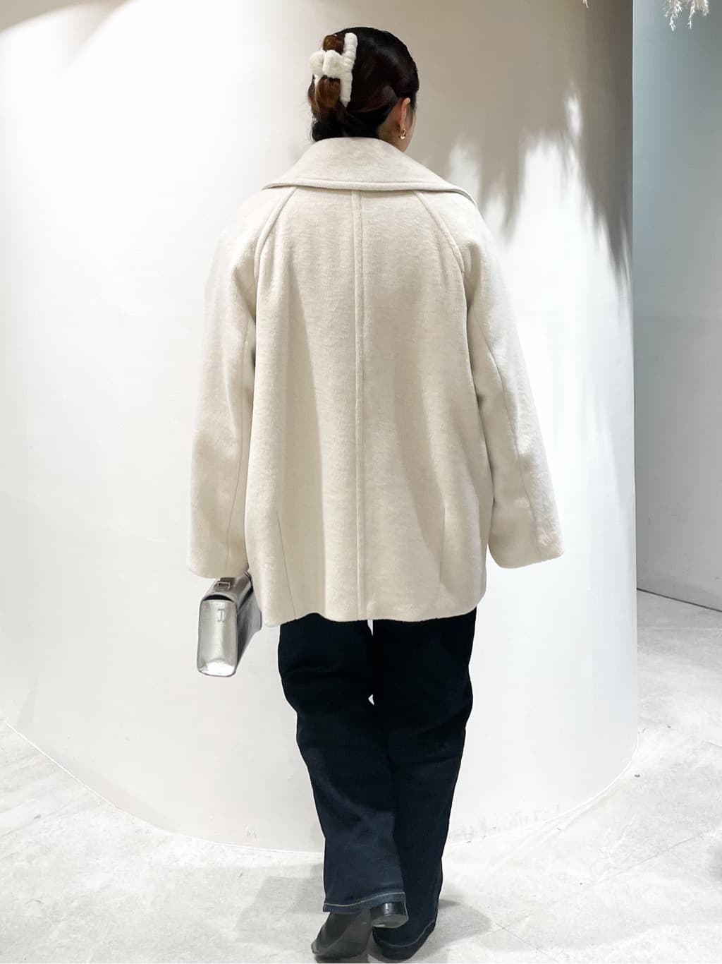 かりんさんの「OPAQUE.CLIP｜カシミヤブレンドウールミドルピーコート」を使ったコーディネート