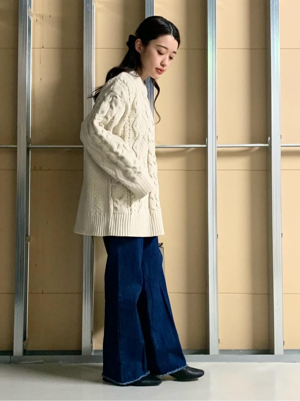 sahoさんの「THE SHOP TK｜【洗える】冬のコーデを盛り上げる マットモール ケーブルニット」を使ったコーディネート
