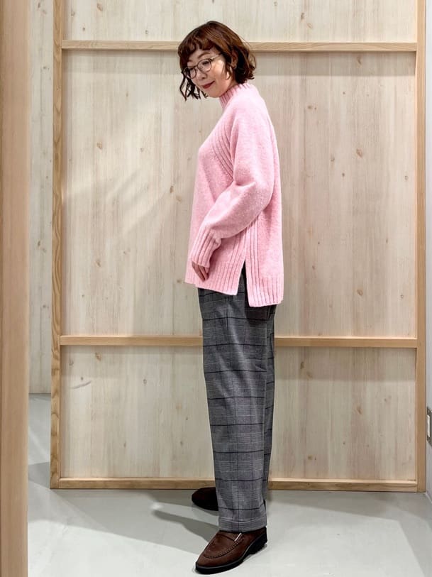 nakoさんの「THE SHOP TK｜ふんわり柔らかきれい色 ウール混ハイネックニット」を使ったコーディネート