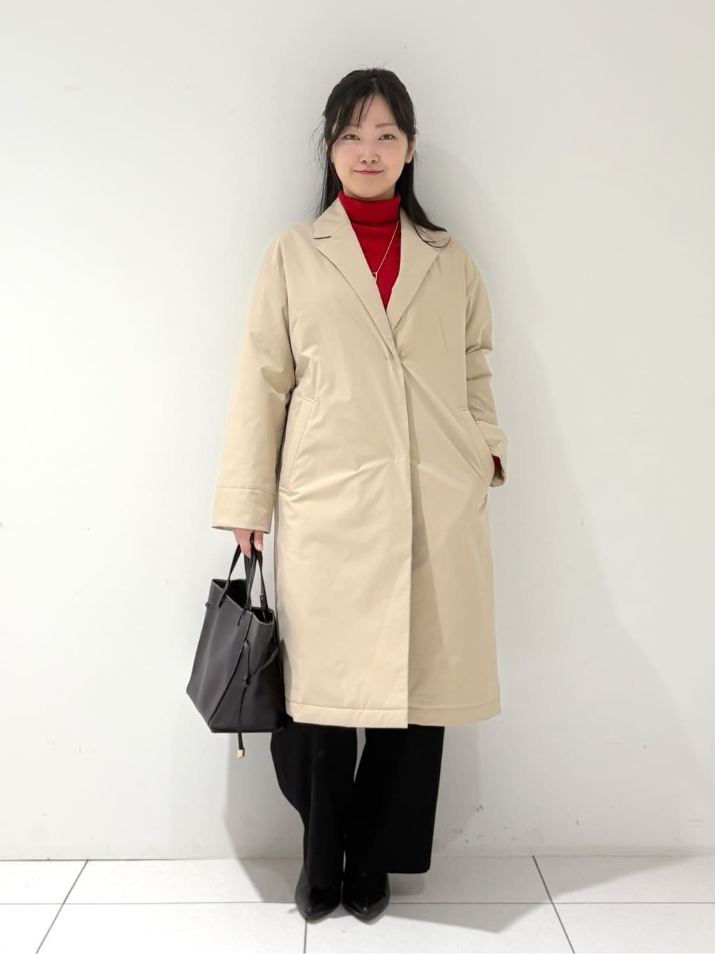 momokoさんの「INDIVI｜【超軽量／蓄熱】ライトパフチェスターコート」を使ったコーディネート