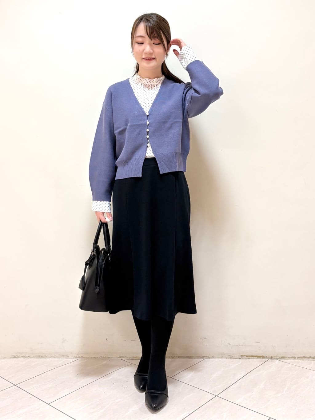 mikiさんの「Reflect｜【軽い羽織に◎／セットアップ可】パール調ボタン付きカーディガン」を使ったコーディネート