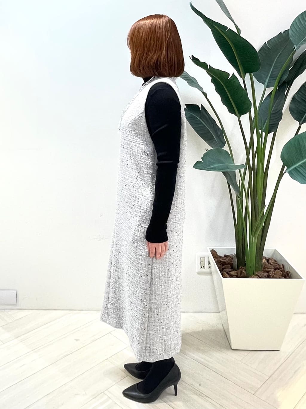 Tomoさんの「UNTITLED｜【洗える/細見え】ツイード ジャンパースカート」を使ったコーディネート