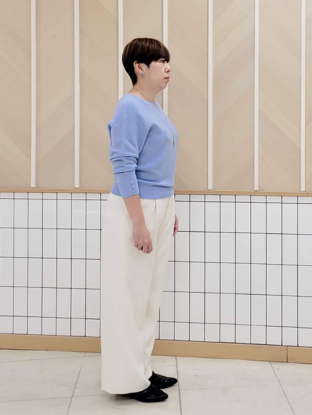 tomoさんの「COUP DE CHANCE｜【手洗い可／日本製】タックワイドパンツ」を使ったコーディネート