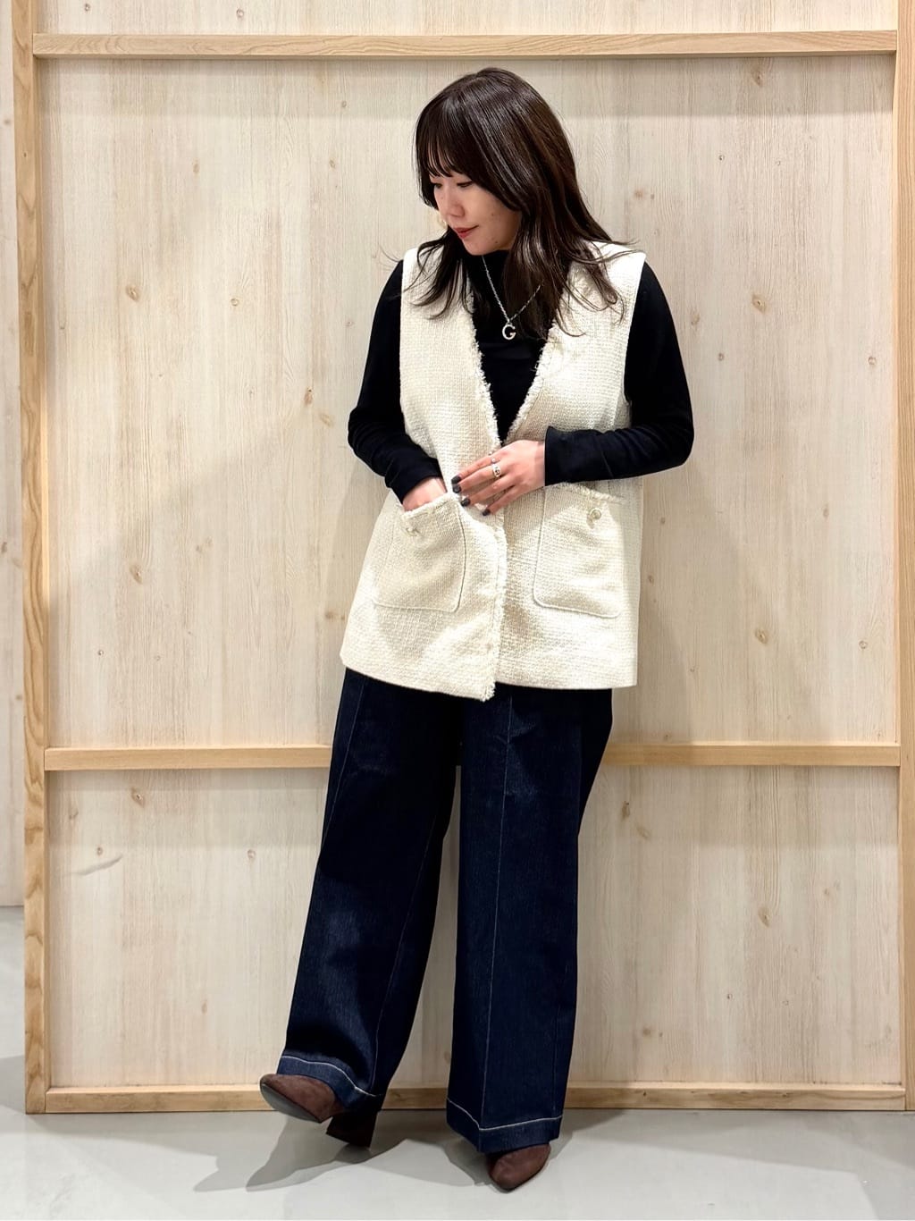 nanaさんの「THE SHOP TK｜【フォーマルにもカジュアルにも】ツイードジレ」を使ったコーディネート