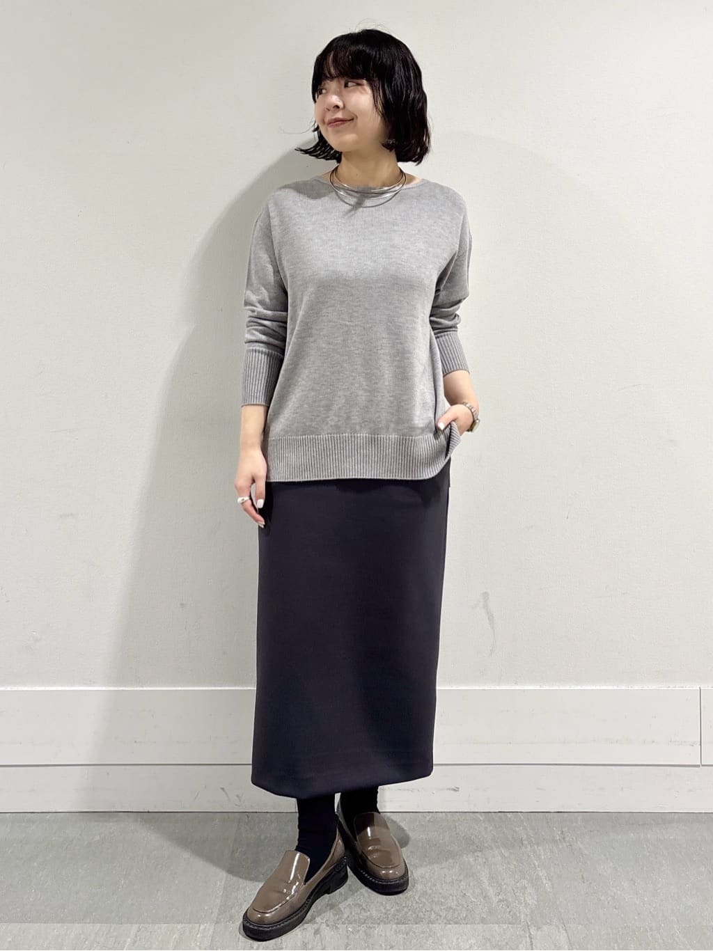モエカさんの「UNTITLED｜【8色展開/体型カバー】魅せるタイムレスニット」を使ったコーディネート
