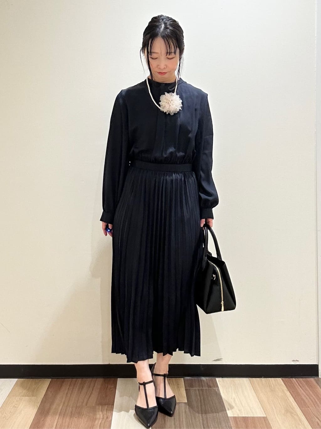 T.eさんの「OPAQUE.CLIP｜《通勤対応》ジョーゼットプリーツワンピース【洗濯機OK】」を使ったコーディネート