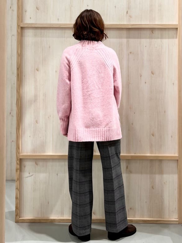 nakoさんの「THE SHOP TK｜ふんわり柔らかきれい色 ウール混ハイネックニット」を使ったコーディネート