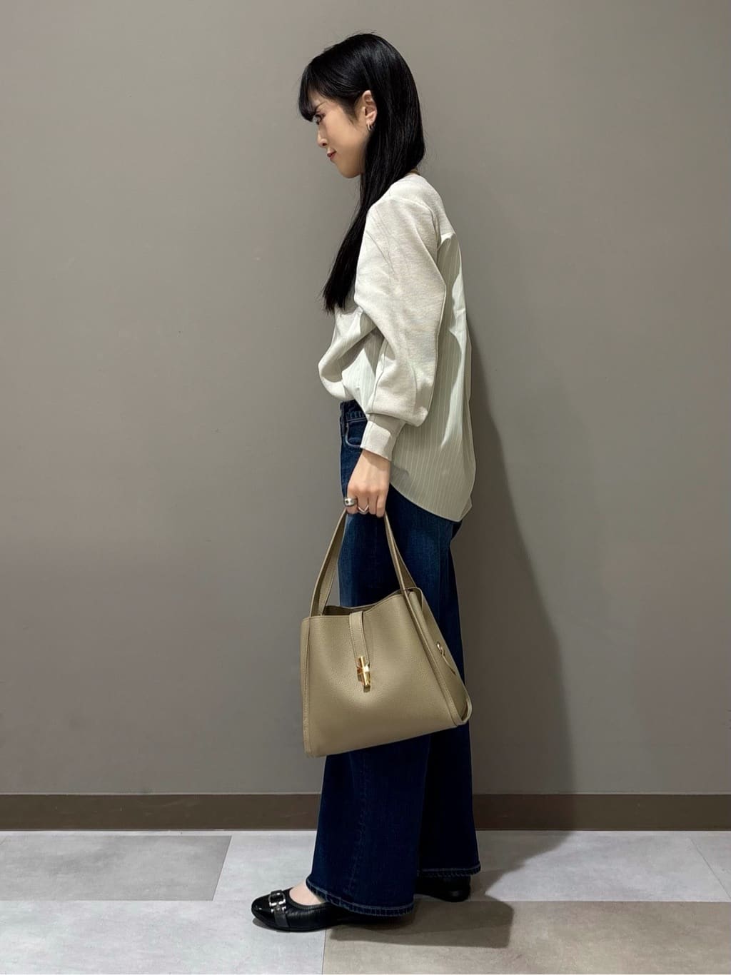 KEIKOさんの「INDIVI｜【名品／撥水／抗菌防臭】ロング丈リサイクルダウンコート」を使ったコーディネート