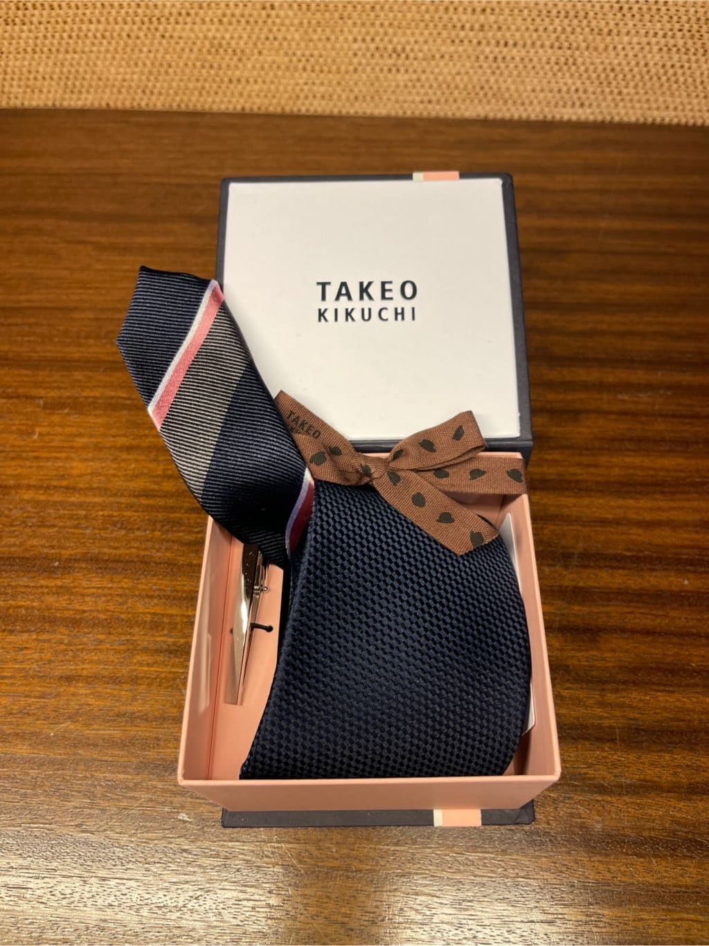 iwさんの「TAKEO KIKUCHI｜【BOXセット】ベーシック メランジ ネクタイ＆タイバー」を使ったコーディネート
