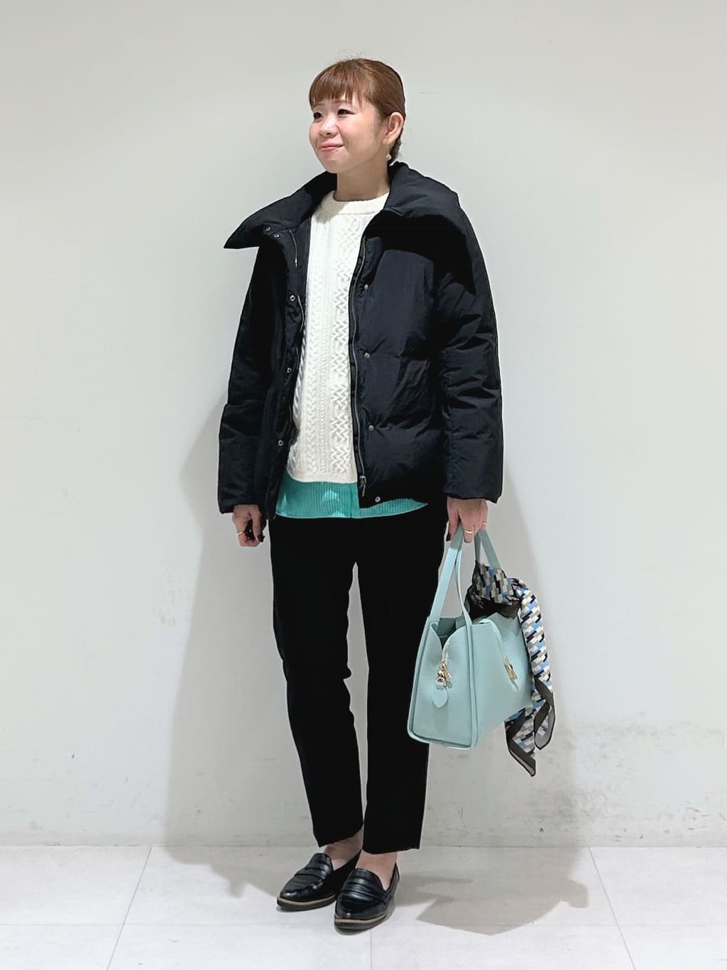 tsuyuさんの「INDIVI｜【撥水／洗える／デザイン衿】ステッチレス ショートダウンコート」を使ったコーディネート