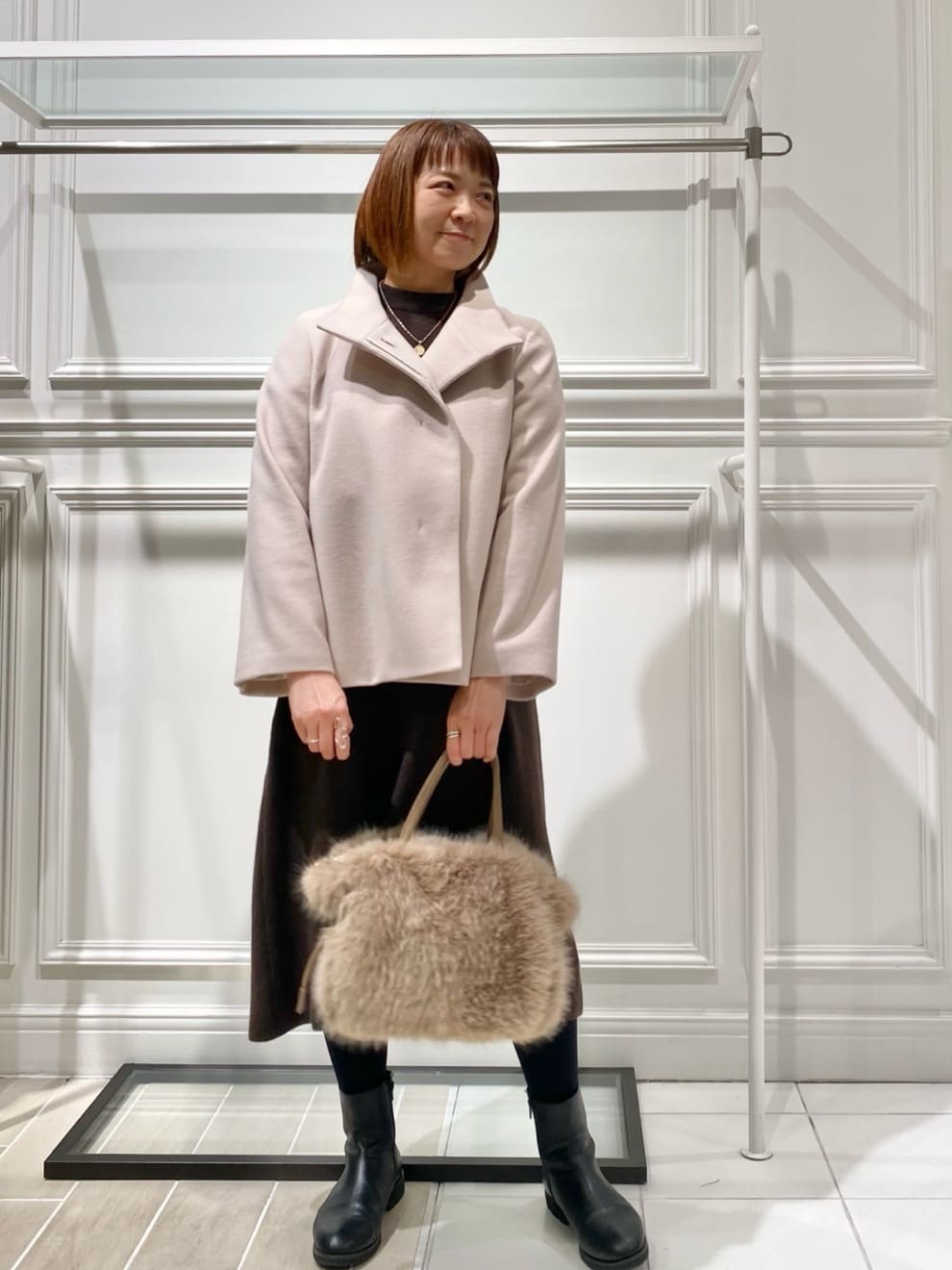 AKKOさんの「UNTITLED｜【ロング丈/ゆったりシルエット】テントライン ニットワンピース」を使ったコーディネート