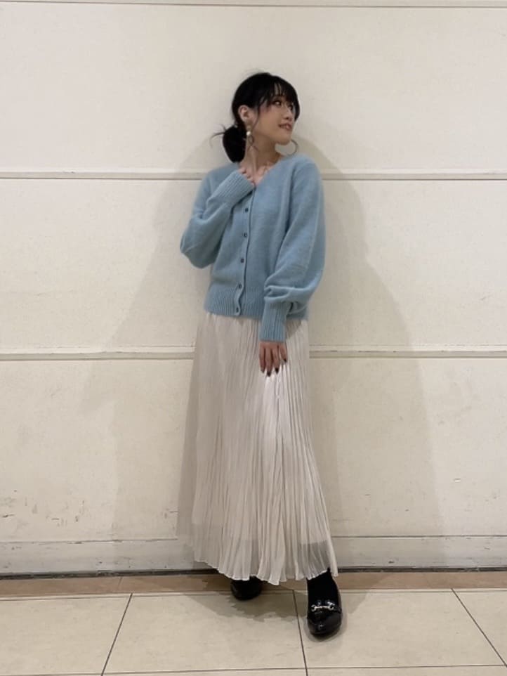 watanabeさんの「UNTITLED｜【ふわふわニット/前後2WAY】フォックスカシミヤカーディガン」を使ったコーディネート