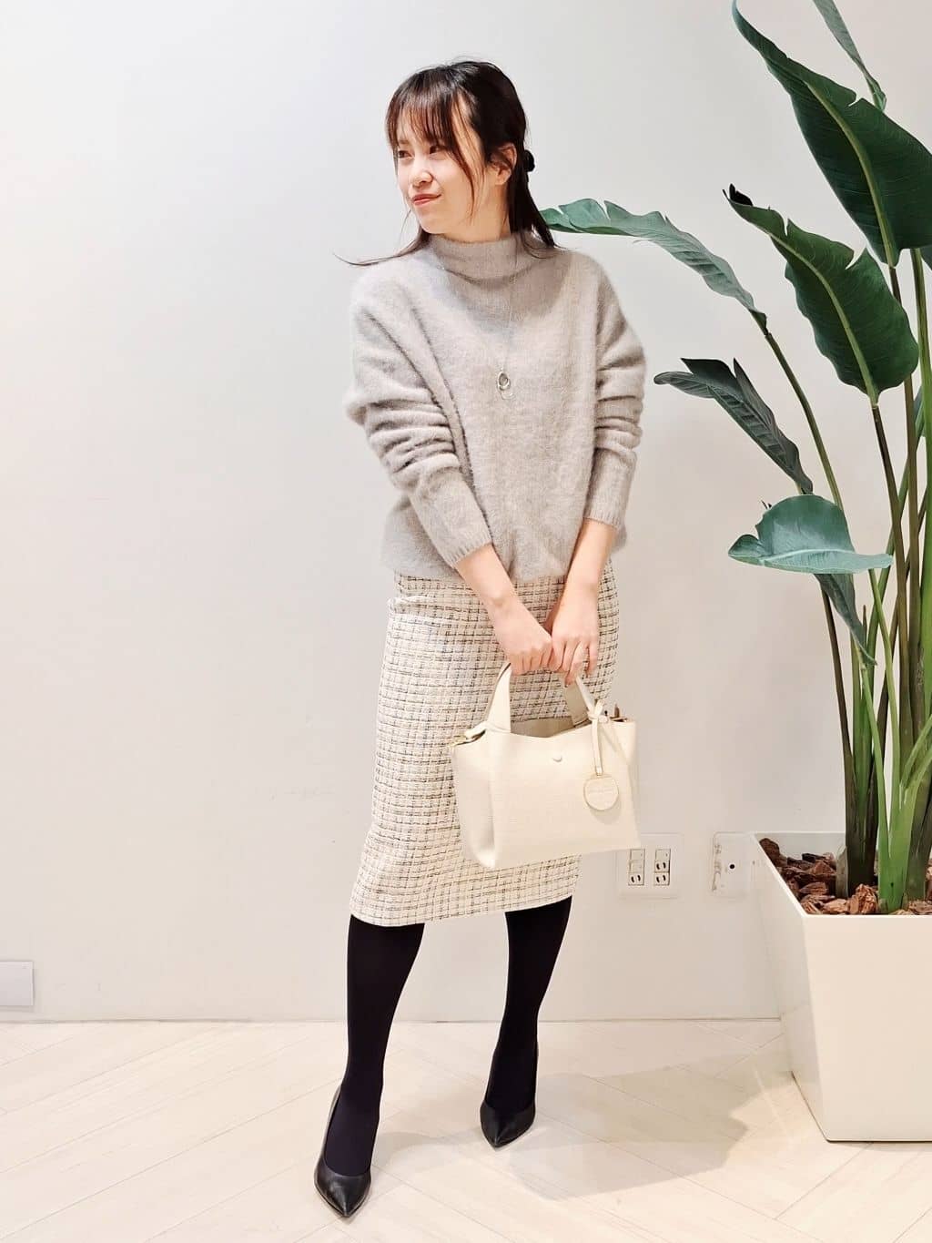 YuKaRiさんの「UNTITLED｜【大人な品格/ふわふわニット】フォックスカシミヤ コクーンニット」を使ったコーディネート